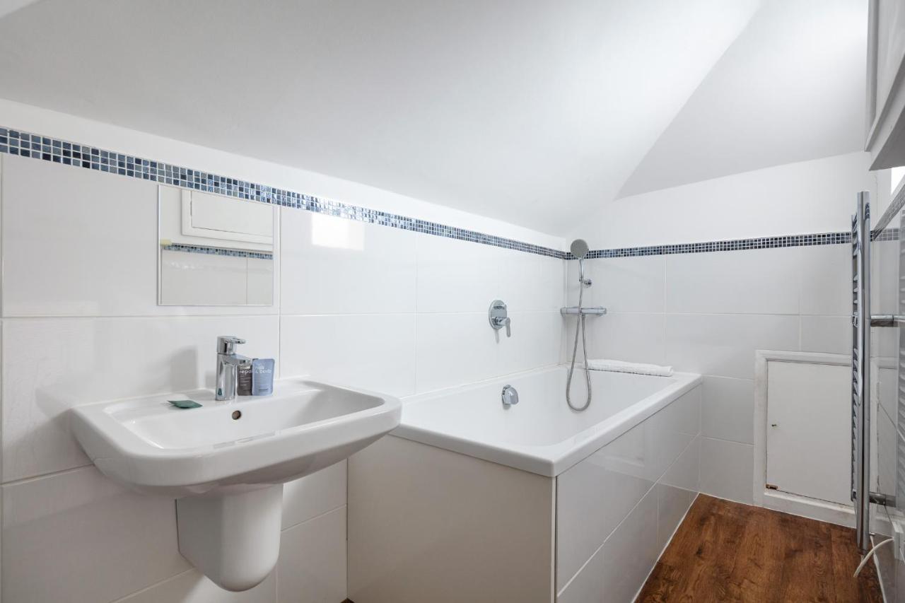 Castle Properties: The Duchess, 3 Bed Family Cottage Windsor Exterior foto